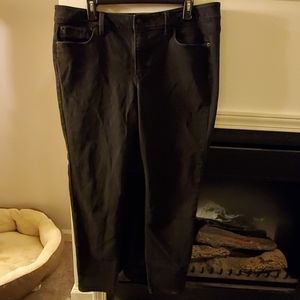 Ann taylor black modern skinny Jean's size 16